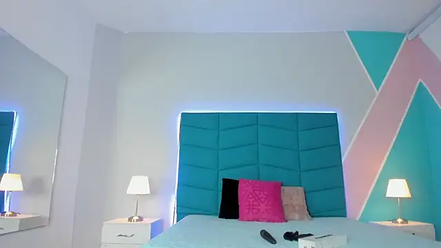 Luciana brown  online show from March 2025 08:17:01 PM