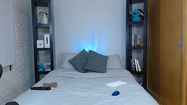 Snapshot of issa--love chatting on October 2025 09:17:04 AM issa--love online show from October 2025 09:17:04 AM