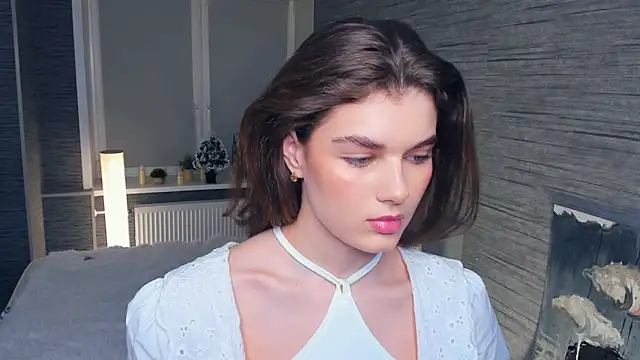 Snapshot of FloraDobb chatting on January 2025 10:01:01 PM FloraDobb online show from January 2025 10:01:01 PM