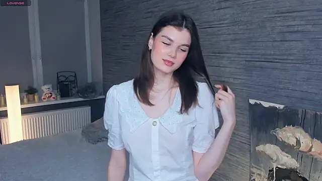 Snapshot of FloraDobb chatting on March 2025 08:08:02 PM FloraDobb online show from March 2025 08:08:02 PM