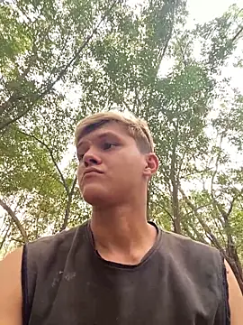 Snapshot of izan_20 chatting on March 2026 08:26:01 PM izan 20 online show from March 2026 08:26:01 PM