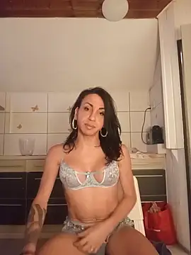 Snapshot of PiccolaDany chatting on November 2025 05:39:01 AM PiccolaDany online show from November 2025 05:39:01 AM