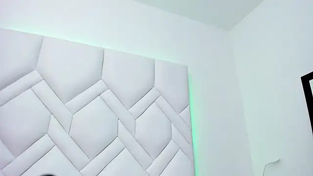 LindaHooker online show from February 2025 08:29:02 AM