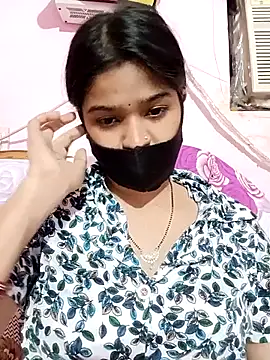 Snapshot of Simran-001 chatting on October 2025 07:01:02 PM Simran-001 online show from October 2025 07:01:02 PM