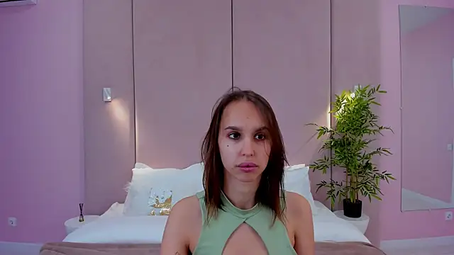 Snapshot of SandraTucker chatting on November 2025 03:27:01 AM SandraTucker online show from November 2025 03:27:01 AM