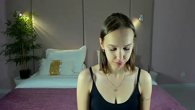 SandraTucker online show from May 2026 02:41:02 AM