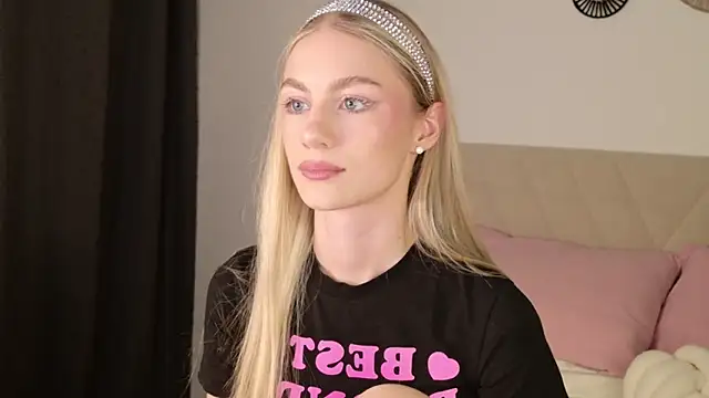 GabriellaOlsen online show from January 2026 04:00:01 PM