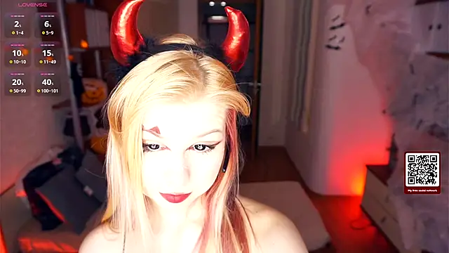 LynetHakes online show from October 2025 05:41:02 AM