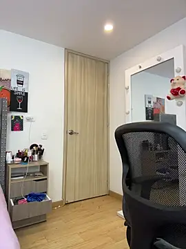 Snapshot of KarlaWild chatting on October 2025 03:51:02 PM KarlaWild online show from October 2025 03:51:02 PM