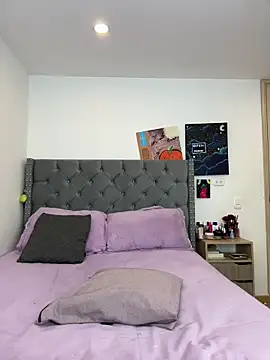 Snapshot of KarlaWild chatting on November 2025 10:32:02 PM KarlaWild online show from November 2025 10:32:02 PM