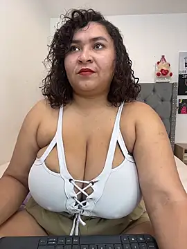 Snapshot of KarlaWild chatting on February 2026 05:44:02 PM KarlaWild online show from February 2026 05:44:02 PM