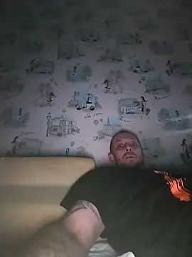 Snapshot of MaxDevilWhite chatting on December 2025 07:32:01 PM MaxDevilWhite online show from December 2025 07:32:01 PM