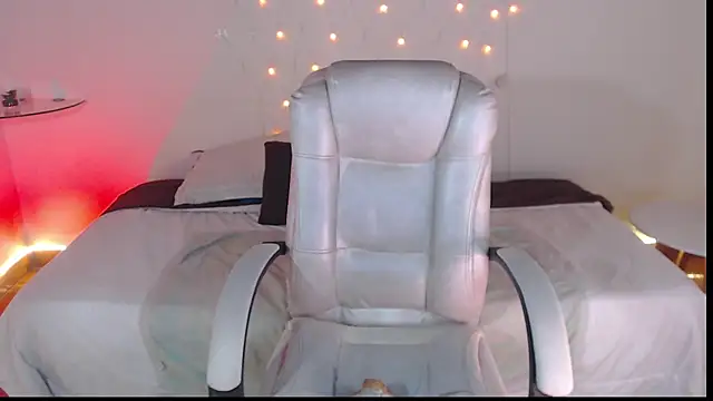 saray  jones online show from March 2025 04:18:01 PM