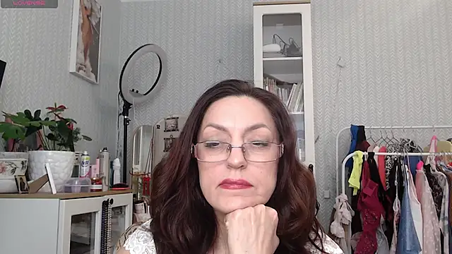 Soffya Soy online show from March 2026 01:18:01 PM