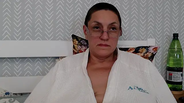 Soffya Soy online show from May 2026 06:38:02 PM