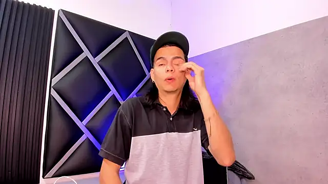 Martshall09 online show from November 2025 09:48:01 PM