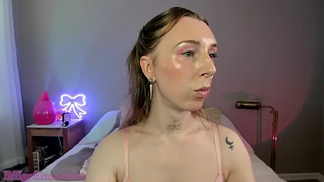 Snapshot of StarDuvall chatting on February 2026 09:48:02 PM StarDuvall online show from February 2026 09:48:02 PM