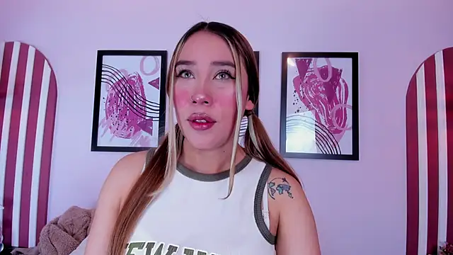 Lannajansen online show from September 2025 04:07:02 PM