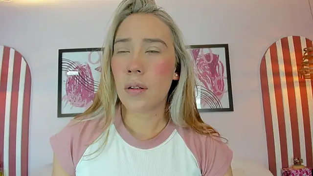 Lannajansen online show from October 2025 03:45:02 PM