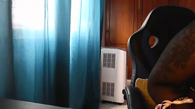 Snapshot of bunnyfox420 chatting on November 2025 01:33:02 PM bunnyfox420 online show from November 2025 01:33:02 PM