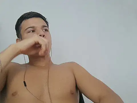 vitorsafado19 online show from February 2025 05:44:01 PM