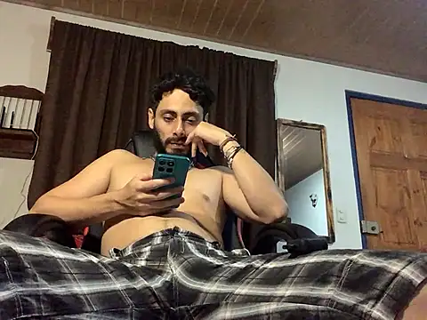 Snapshot of Nooneisthis chatting on May 2026 05:12:01 AM Nooneisthis online show from May 2026 05:12:01 AM