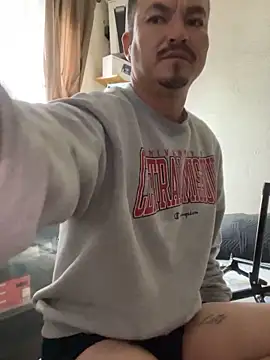 paullliliu online show from January 2025 11:21:02 PM