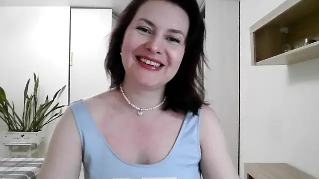 Victoria Glam online show from September 2025 04:29:01 PM