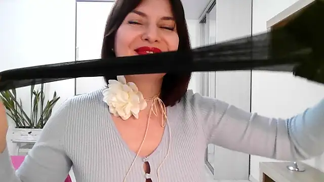 Victoria Glam online show from March 2026 06:26:01 PM