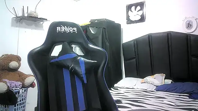 mariana0x online show from December 2025 10:03:01 PM