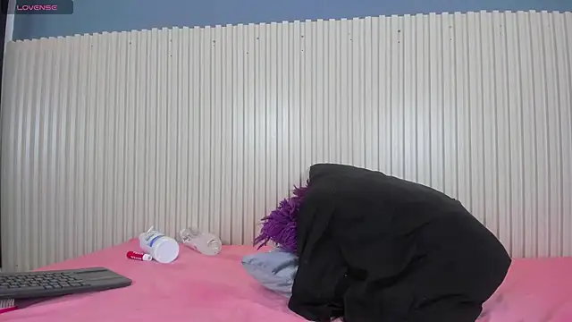 Snapshot of Madeline_Cooper08 chatting on February 2025 10:51:02 PM Madeline Cooper08 online show from February 2025 10:51:02 PM