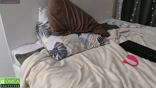 Snapshot of crystalyss chatting on February 2025 03:01:01 AM crystalyss online show from February 2025 03:01:01 AM