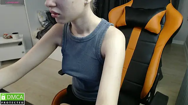 Snapshot of crystalyss chatting on February 2025 11:42:01 PM crystalyss online show from February 2025 11:42:01 PM