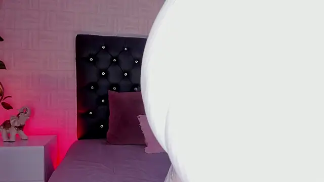 Snapshot of Hannah_Jonhson chatting on February 2025 03:50:01 PM Hannah Jonhson online show from February 2025 03:50:01 PM