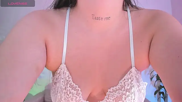 Hannah Jonhson online show from November 2025 04:26:02 AM