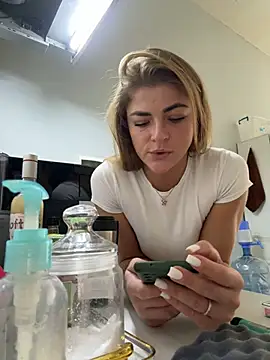 Donna Sun online show from March 2025 01:29:01 PM