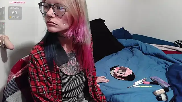 Snapshot of tvstatic chatting on February 2026 07:09:02 AM tvstatic online show from February 2026 07:09:02 AM