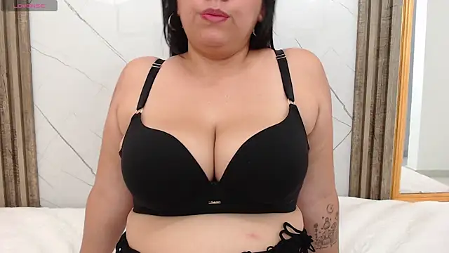 AmmyPike1 online show from March 2025 06:22:01 PM