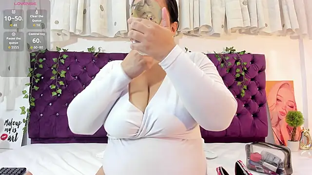 Snapshot of AmmyPike1 chatting on March 2026 02:32:01 PM AmmyPike1 online show from March 2026 02:32:01 PM