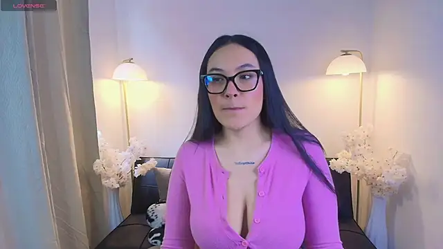 Snapshot of Victoria_Collinns chatting on April 2026 04:32:01 PM Victoria Collinns online show from April 2026 04:32:01 PM