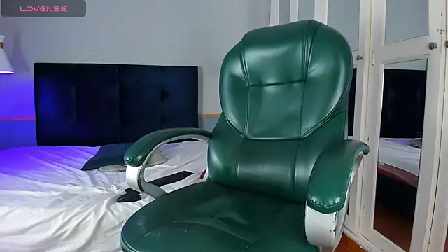 Im Kael online show from January 2025 09:26:02 PM