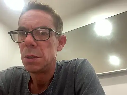 Kenhornu online show from May 2026 07:11:01 PM