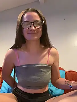 Snapshot of thequeenkendall2025 chatting on February 2025 10:23:02 AM thequeenkendall2025 online show from February 2025 10:23:02 AM