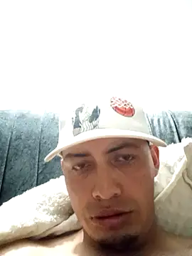 ojitos22 online show from November 2025 11:43:01 AM