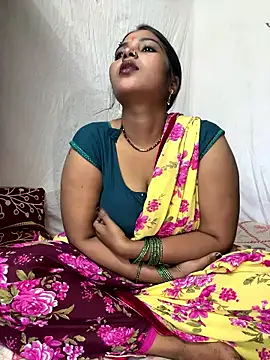 Snapshot of Simrandeshipp chatting on January 2026 05:44:01 AM Simrandeshipp online show from January 2026 05:44:01 AM