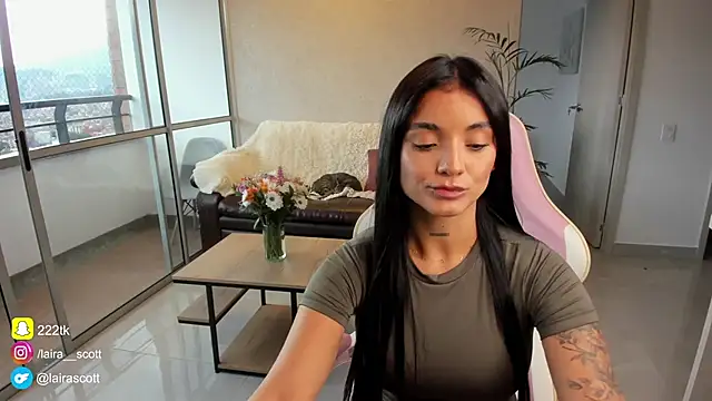 LairaScott online show from February 2025 10:09:01 PM