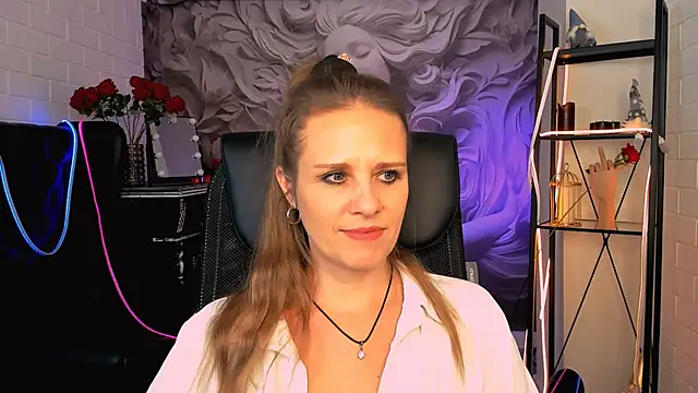 EmiliaBedy online show from March 2025 12:11:02 PM