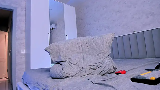 Snapshot of Shiny_Jennifer chatting on October 2025 06:05:02 PM Shiny Jennifer online show from October 2025 06:05:02 PM