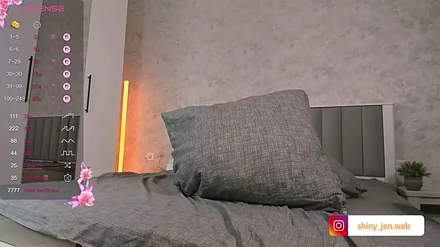 Shiny Jennifer online show from May 2026 06:24:02 PM