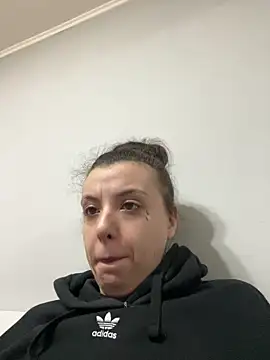 bunnythetailor online show from February 2026 11:23:02 PM